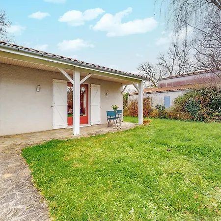 בית נופש 3 Bedroom Cozy Home In Royan