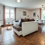 3 Bedroom Beach Front Home In Royan *