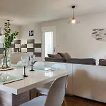 3 Bedroom Beach Front Home In Royan