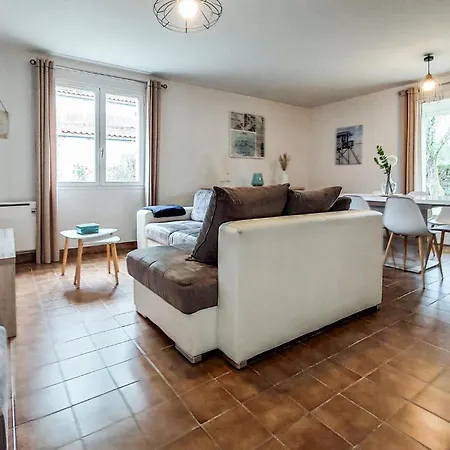 3 Bedroom Cozy Home In Royan *