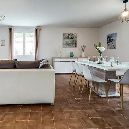 3 Bedroom Cozy Home In Royan Casa de Férias *